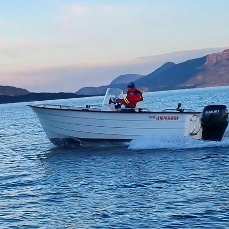 Feriehus Ved Sjoen Tomra Екстер'єр фото
