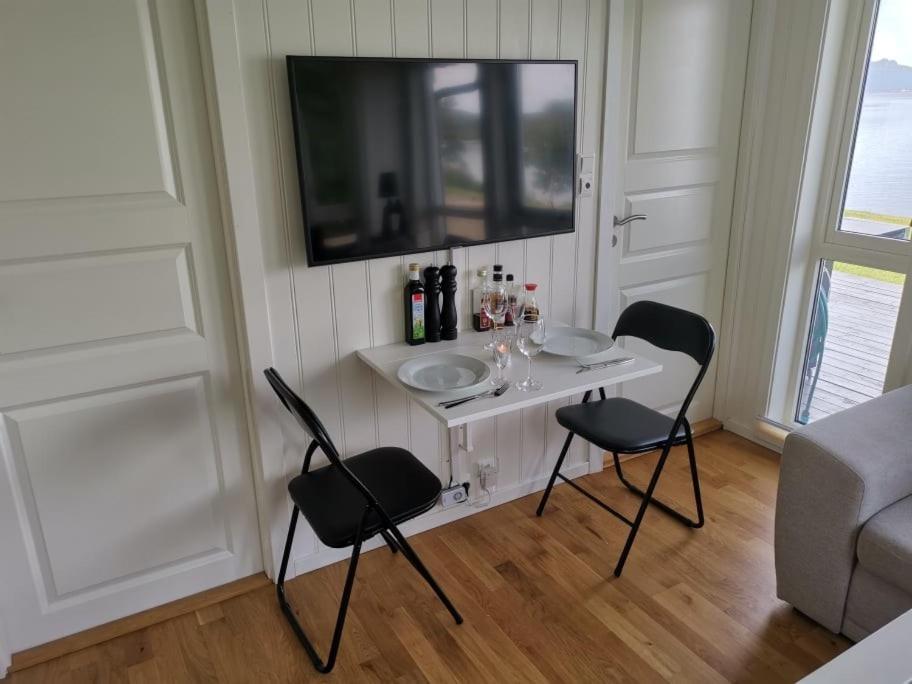 Feriehus Ved Sjoen Tomra Екстер'єр фото