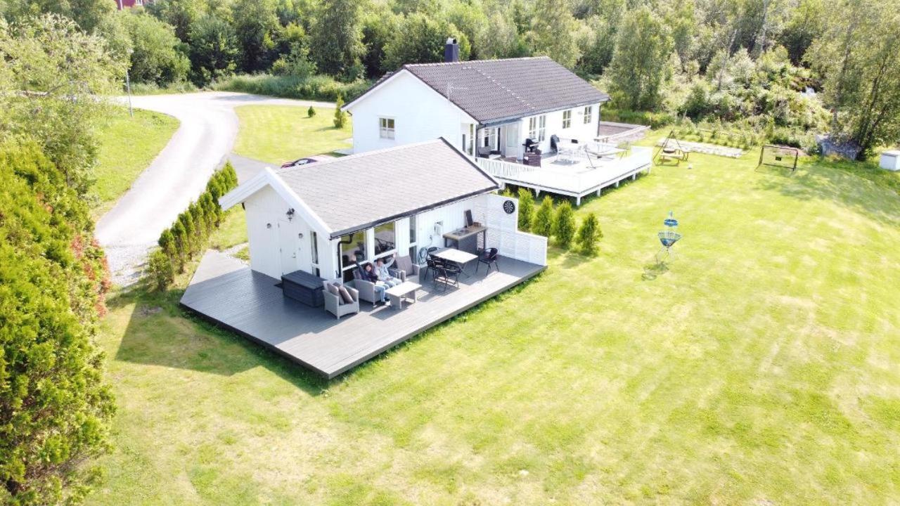 Feriehus Ved Sjoen Tomra Екстер'єр фото